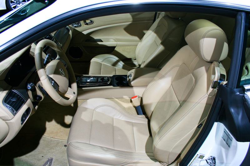 Illustration for article titled 2010 Jaguar XKR Revealed With 510 HP